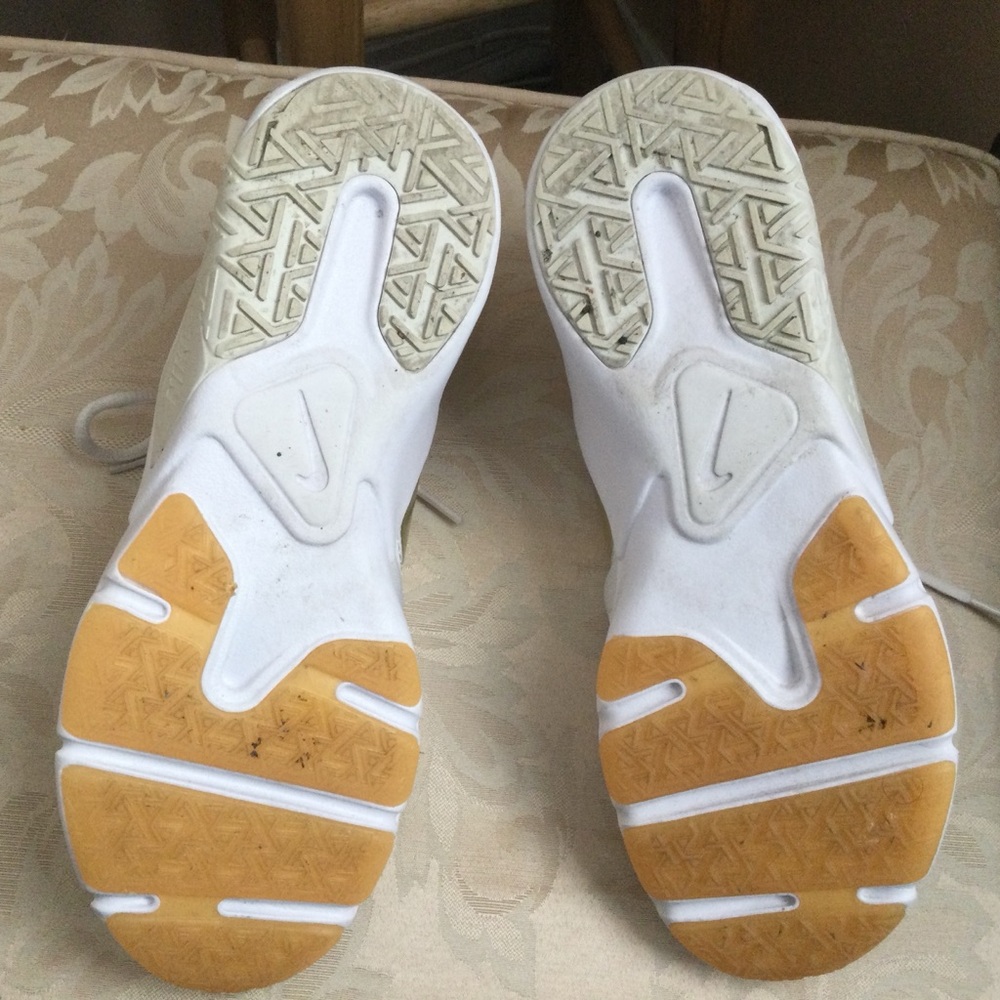 Nike Legend Essential 2 - Picture 5 of 6